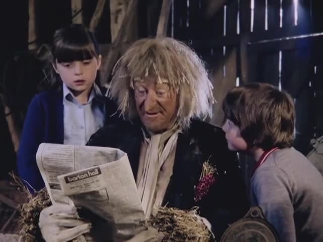 Thumbnail image for Worzel Gummidge - (1979) S01E06 - Worzel Pays a Visit