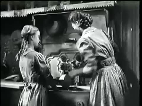 A Tree Grows In Brooklyn 1945