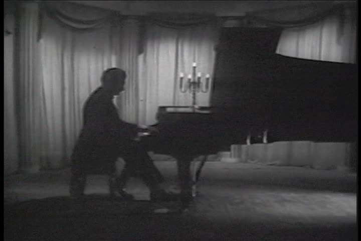 Thumbnail image for Liberace Christmas Show